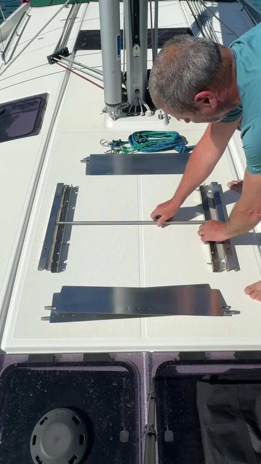 Wobbelstopper an Deck zusammenstecken